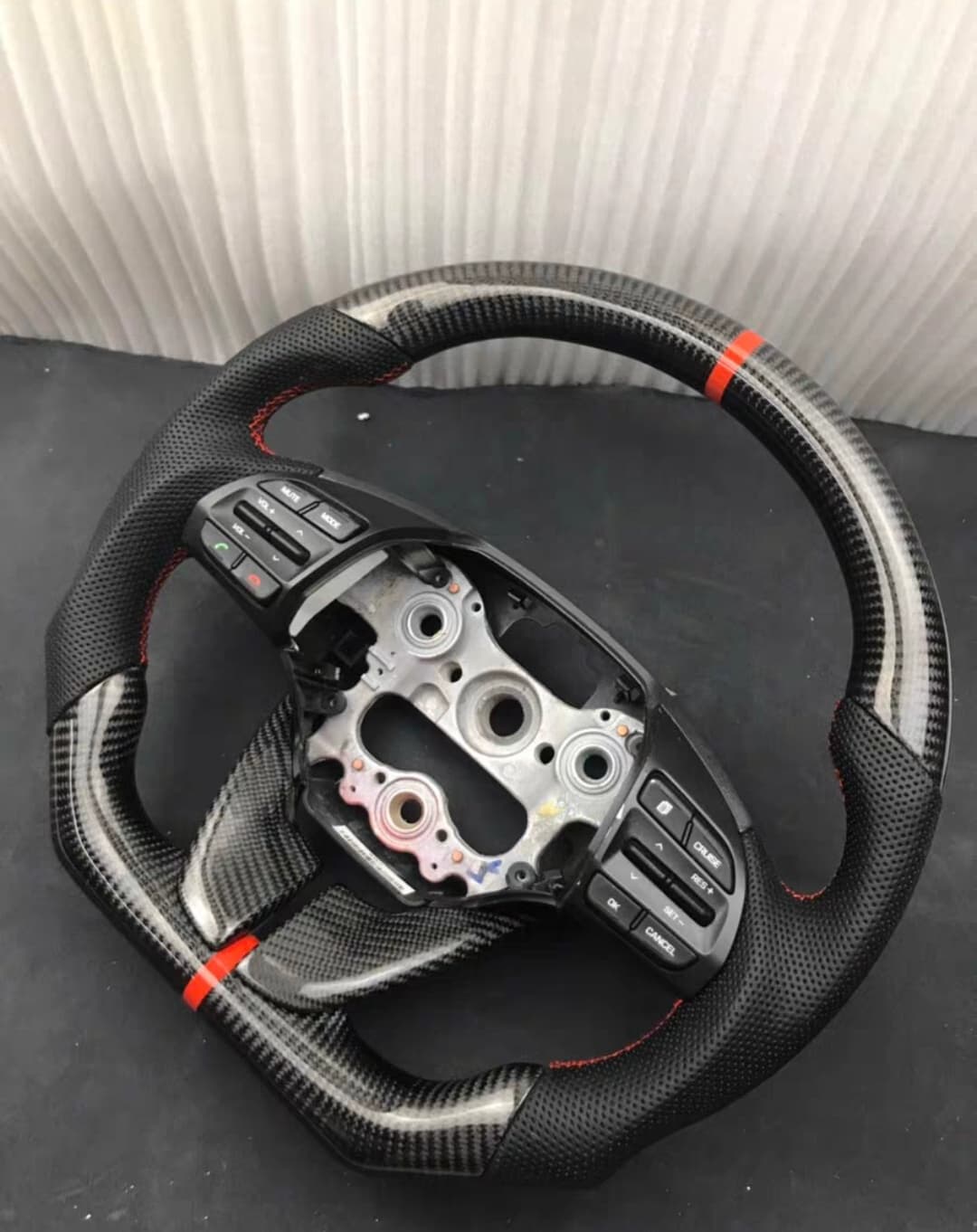 Carbon Fiber Performance Steering Wheel – Hyundai Elantra/Veloster (2019+)