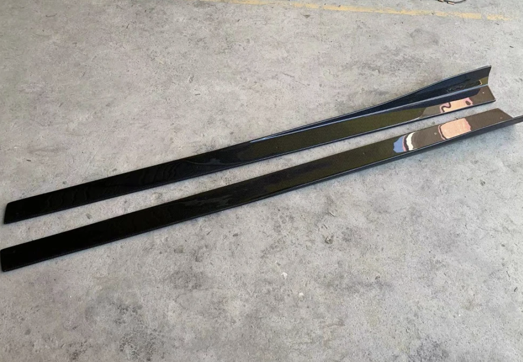 BMW F82/F83 M4 Carbon Fiber Side Skirt Extensions –