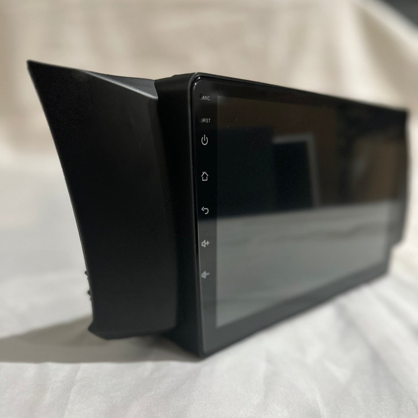 Luminous 9” QLED CarPlay & Android Auto Headunit